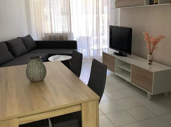 Apolo 7 Apt 51 Lägenhet *